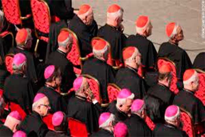 Papa traça perfil que os fiéis esperam dos bispos
