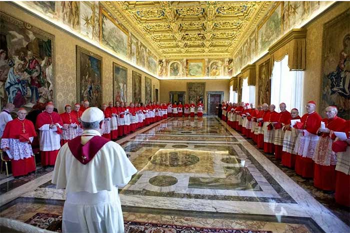 Papa fala sobre a Família, em Consistório com os bispos