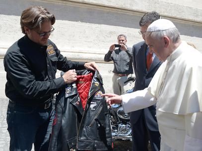Moto Haley Davidson doada ao Papa Francisco será leiloada